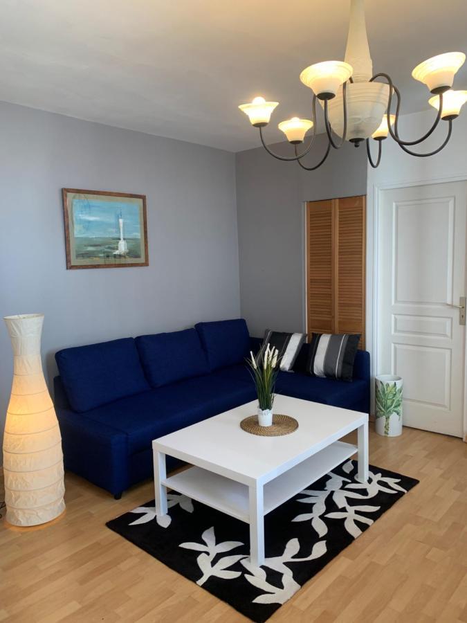 Centre, Pres Avenue De Verdun, Cosy 2 Pieces , Salon , Separe, Rue Tres Calme A 10 Minutes A Pied De La Grande Apartment *